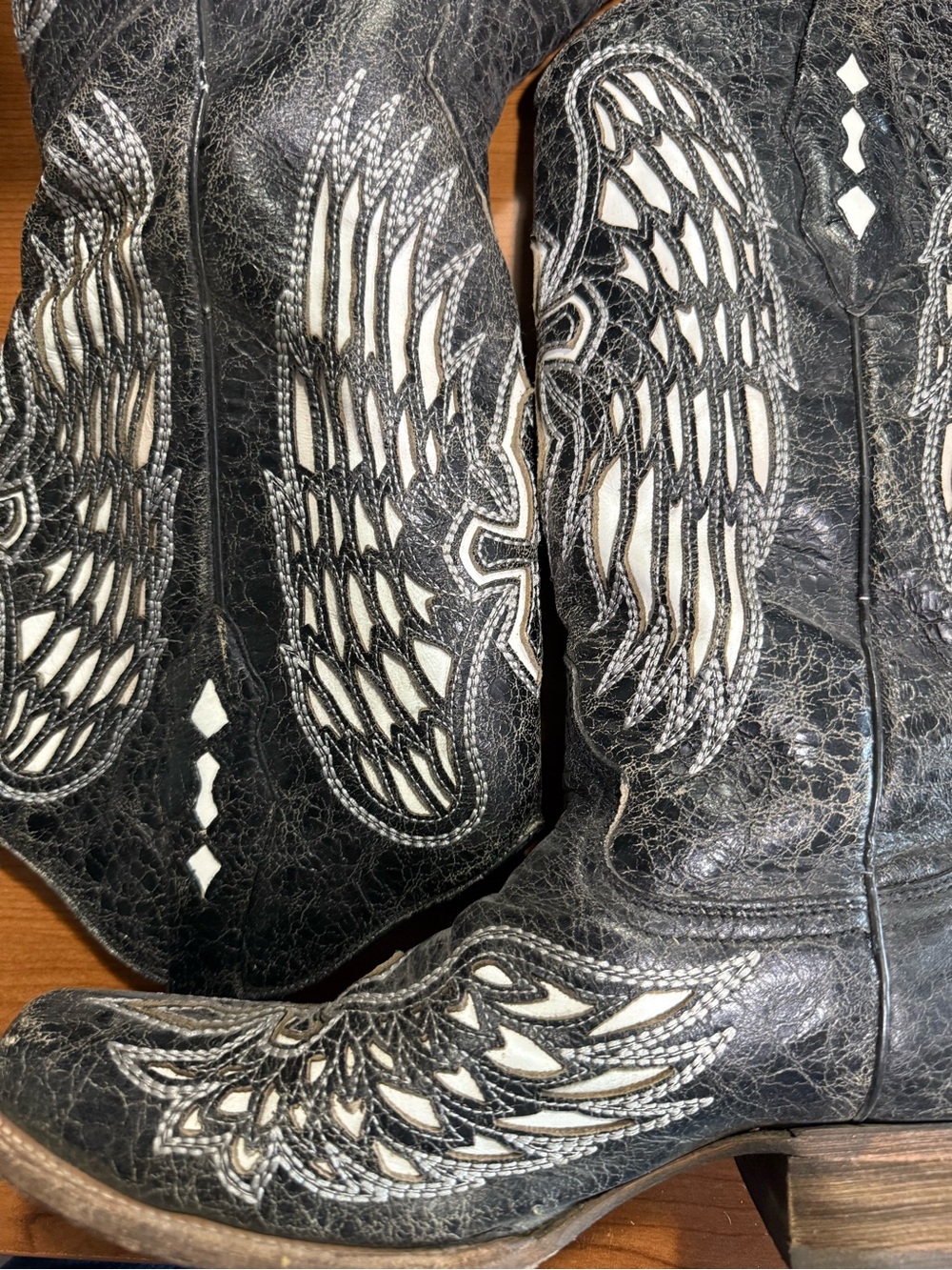 Black Western Cowboy Boots with White Wing Stitching - Picture 2 of 4